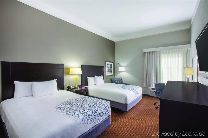 La Quinta By Wyndham Lake Charles Casino Area Exterior photo