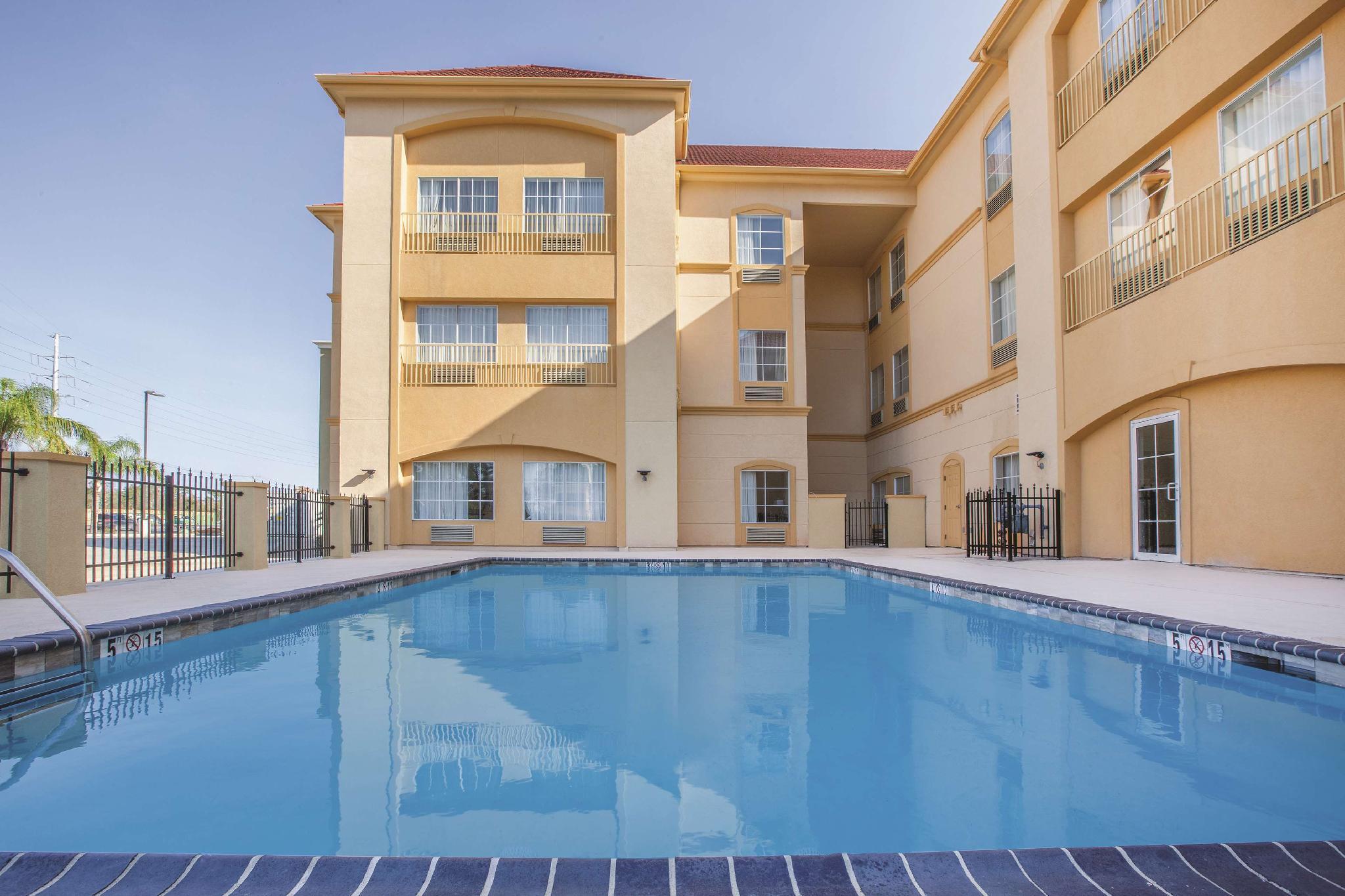 La Quinta By Wyndham Lake Charles Casino Area Exterior photo