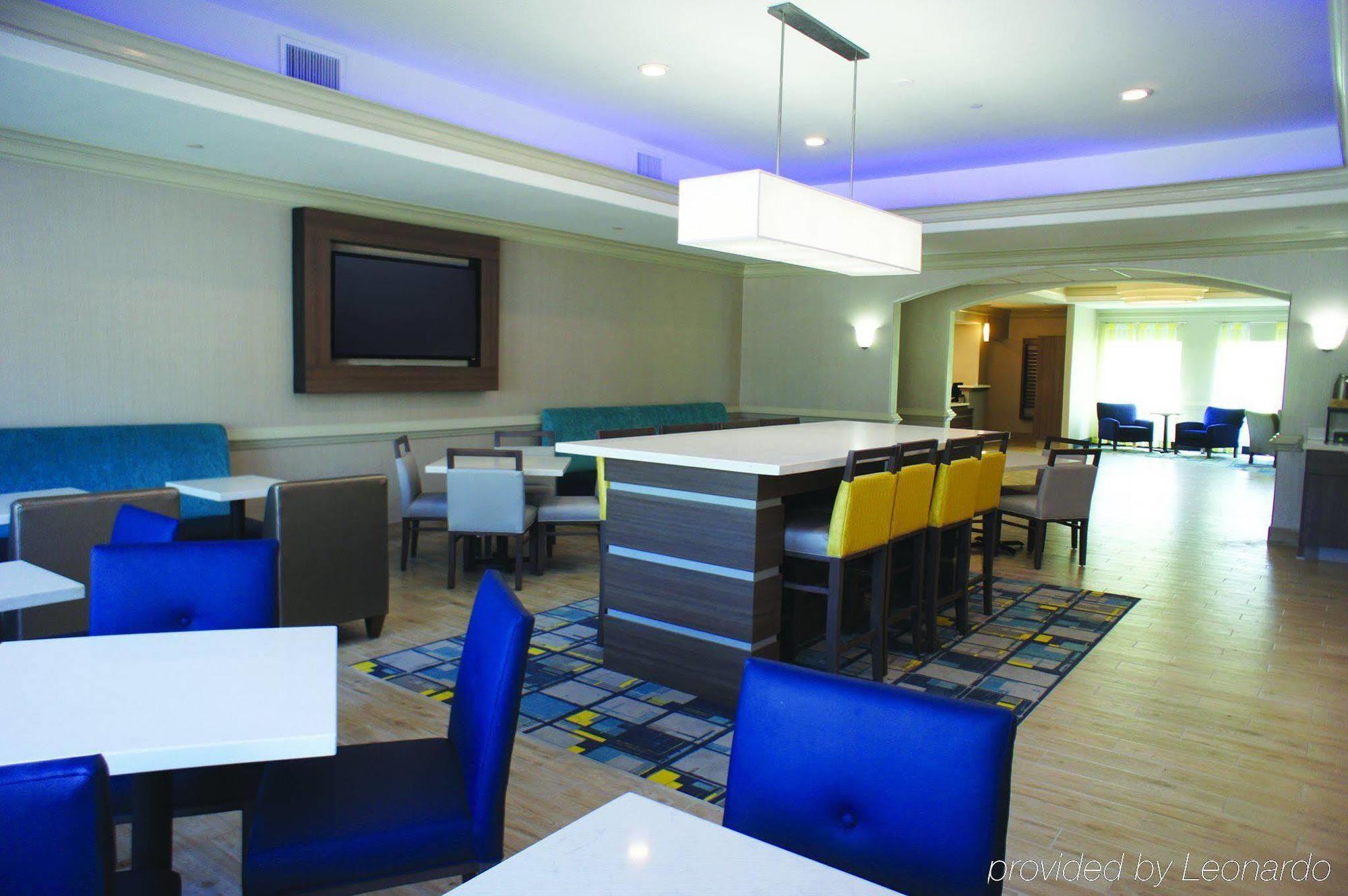La Quinta By Wyndham Lake Charles Casino Area Exterior photo